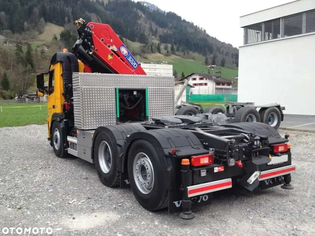 Tahač Volvo  FM 460 6x4x4 HMF 3220 Crane HDS: obrázek 29
