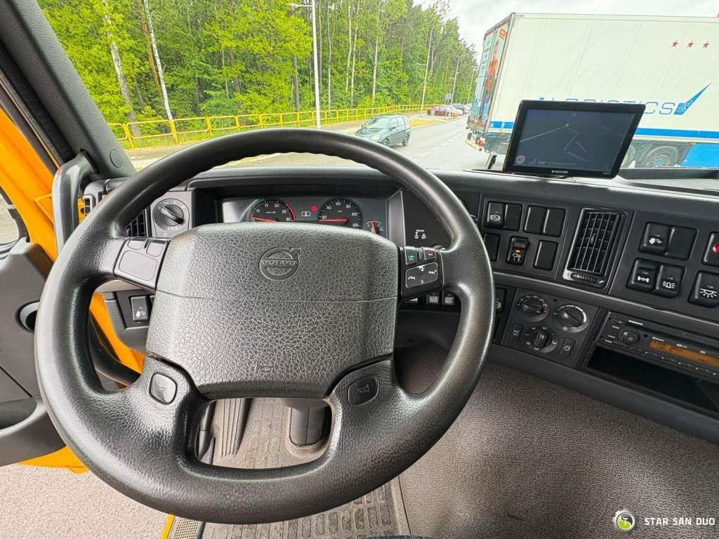 Tahač Volvo  FM 460 6x4x4 HMF 3220 Crane HDS: obrázek 15