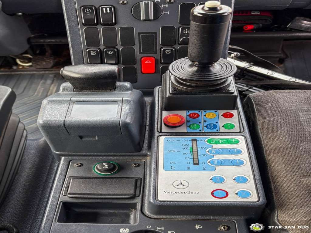 Unimog Mercedes-Benz UNIMOG U300 4x4 HIAB 122 D-3 CRANE Unimog Mercedes-Benz UNIMOG U300 4x4 HIAB 122 D-3 CRANE leasing Unimog Mercedes-Benz UNIMOG U300 4x4 HIAB 122 D-3 CRANE Unimog Mercedes-Benz UNIMOG U300 4x4 HIAB 122 D-3 CRANE: obrázek 20