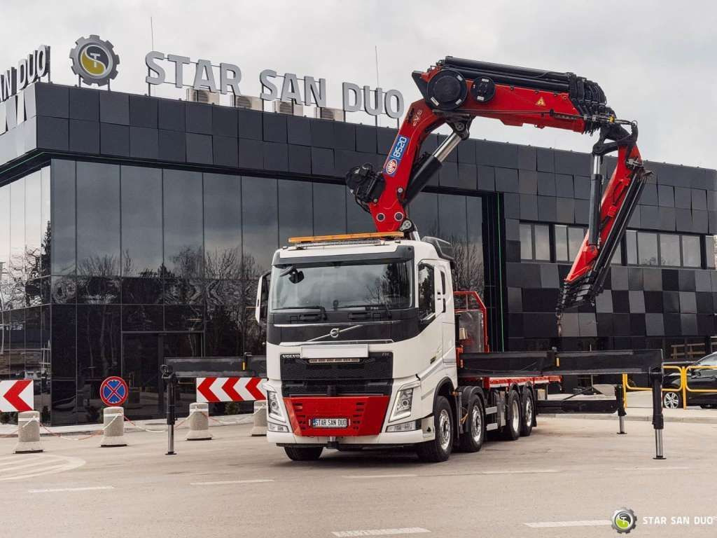 Volvo FH 550 8x2 HMF 8520 FLY JIB Winch Crane Euro 6 - Auto s hydraulickou rukou: obrázek 2 Volvo FH 550 8x2 HMF 8520 FLY JIB Winch Crane Euro 6 - Auto s hydraulickou rukou: obrázek 2