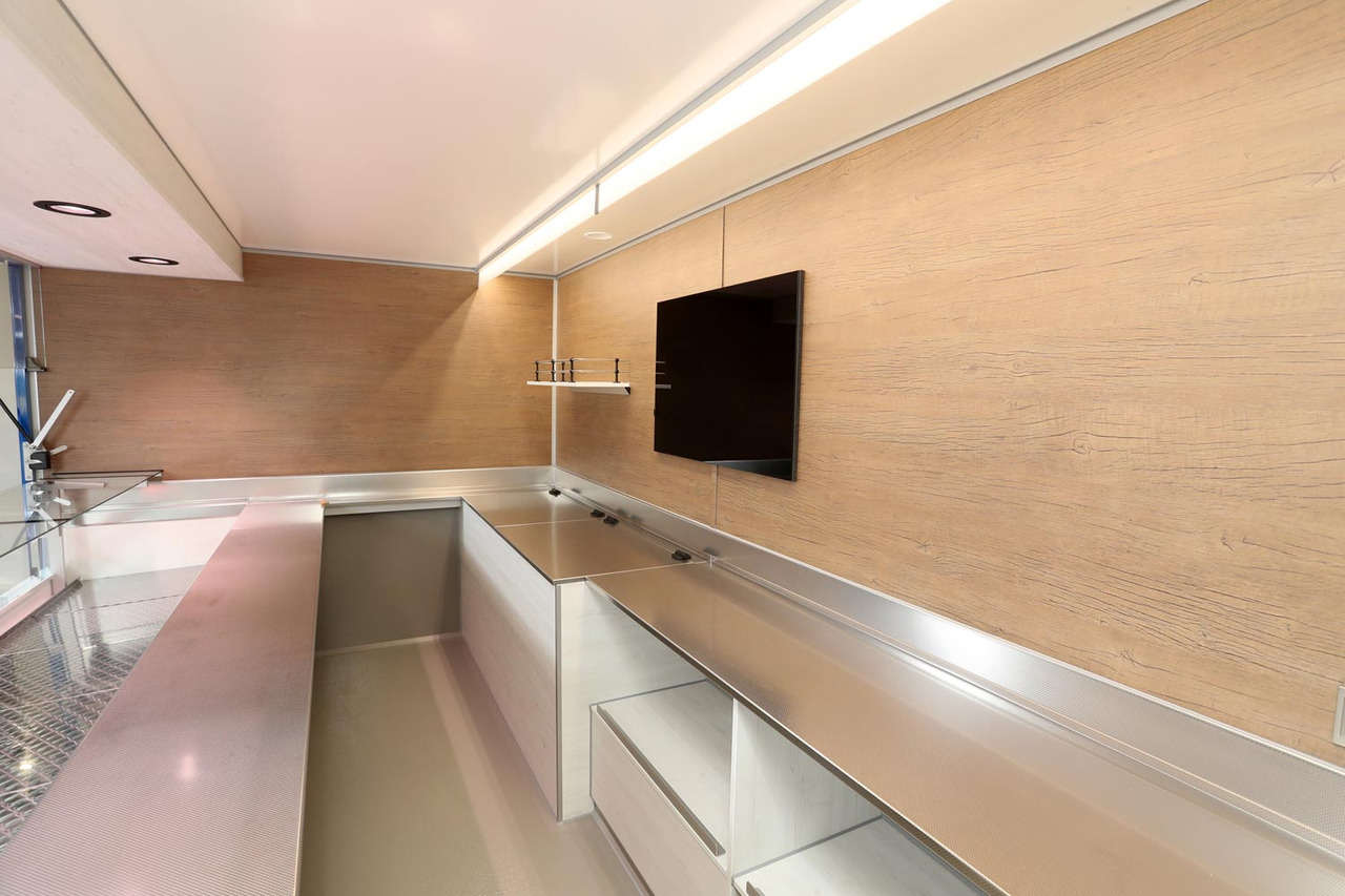 Verkaufsanhänger BORCO HÖHNS - Prodejní přívěs: obrázek 3 Verkaufsanhänger BORCO HÖHNS - Prodejní přívěs: obrázek 3