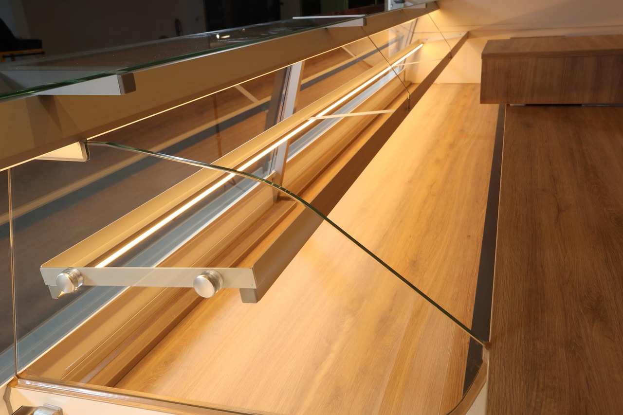 Verkaufsanhänger BORCO HÖHNS - Prodejní přívěs: obrázek 3 Verkaufsanhänger BORCO HÖHNS - Prodejní přívěs: obrázek 3