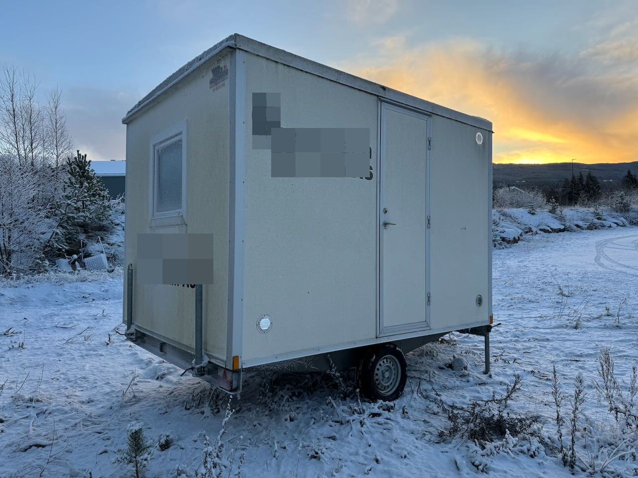 Arbeidsbrakke m/ forbrenningstoalett - Obytná buňka: obrázek 3 Arbeidsbrakke m/ forbrenningstoalett - Obytná buňka: obrázek 3