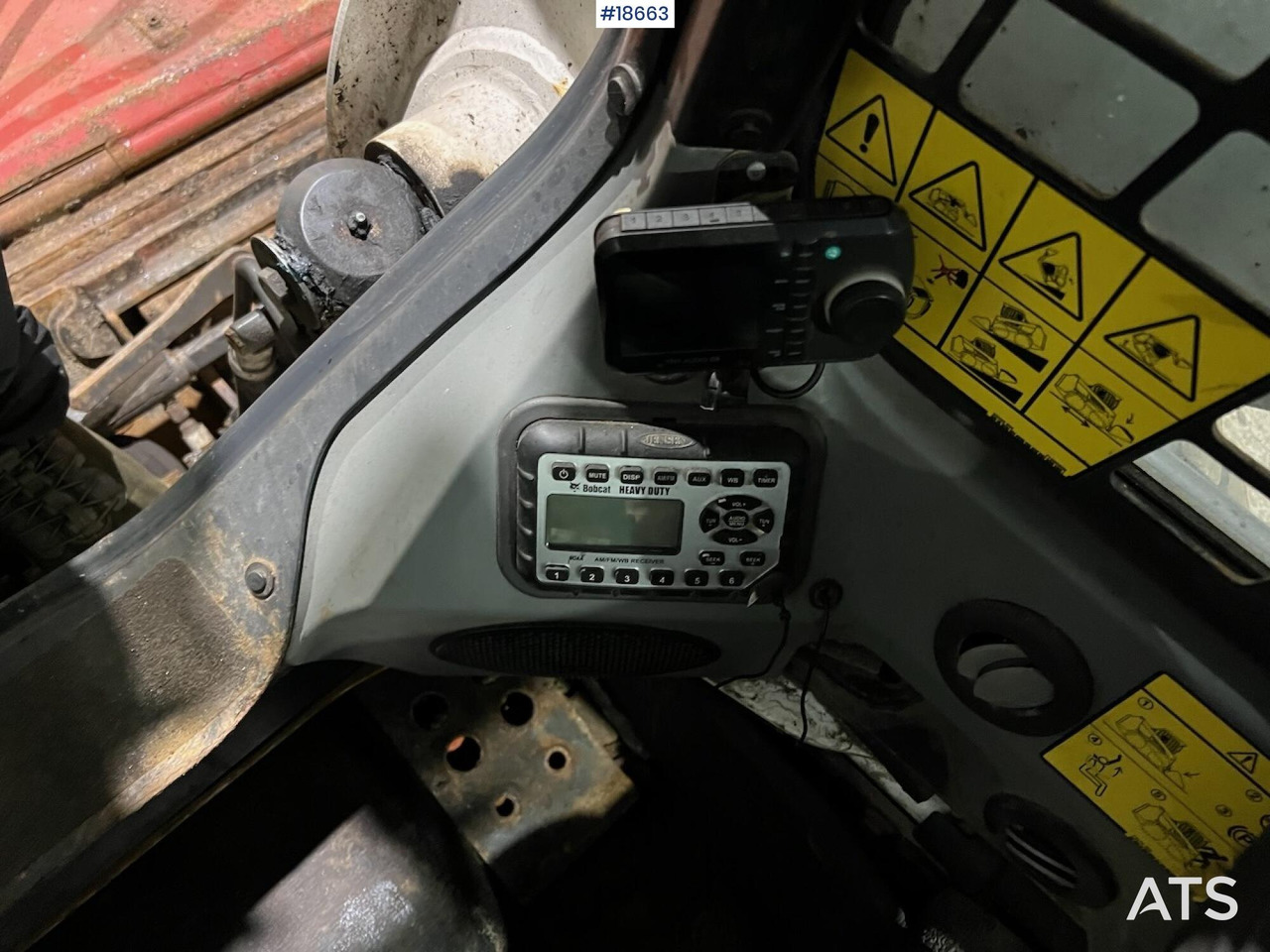 Kloubový nakladač Bobcat S650: obrázek 16