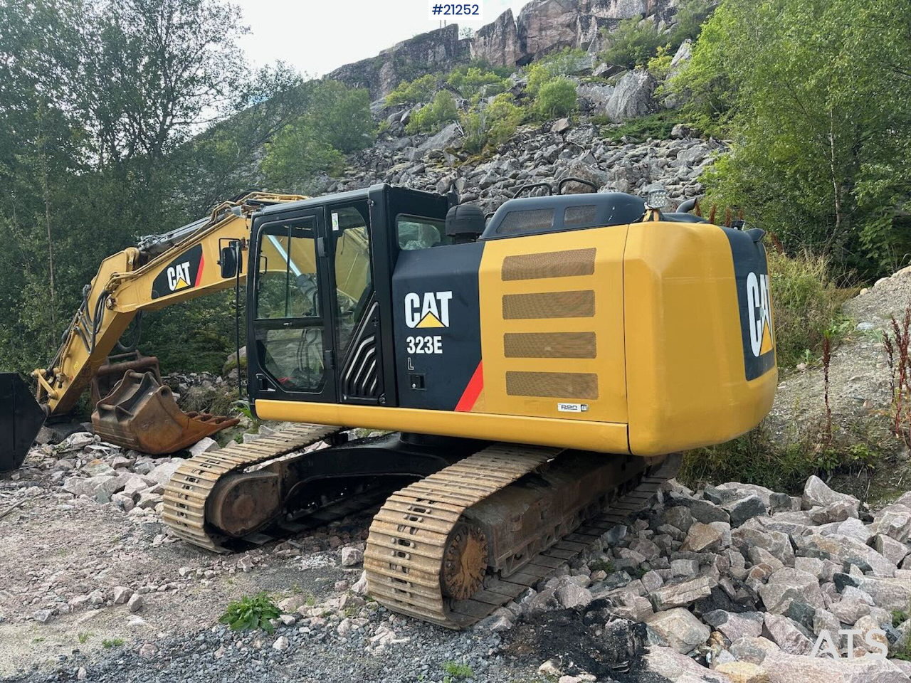 Caterpillar 323E - Pásové rýpadlo: obrázek 2 Caterpillar 323E - Pásové rýpadlo: obrázek 2