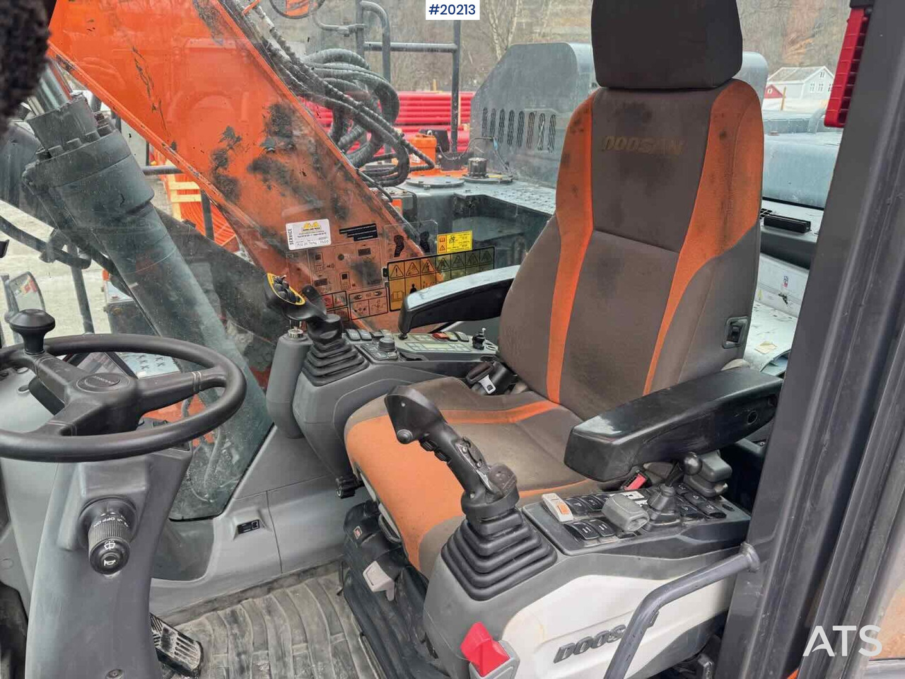 Kolový nakladač Doosan DX165W-5: obrázek 11