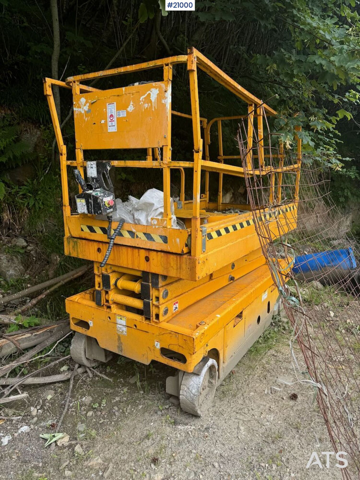 Hauolette Compact 10N 0864 - Nůžková plošina: obrázek 1 Hauolette Compact 10N 0864 - Nůžková plošina: obrázek 1