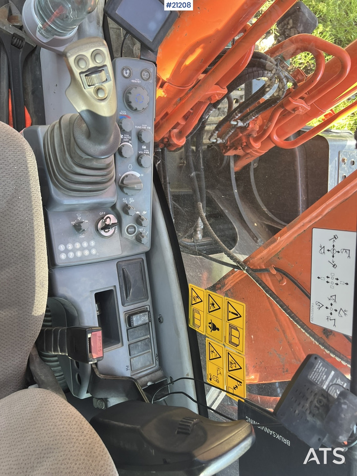 Pásové rýpadlo Hitachi zx190lc-5B: obrázek 20