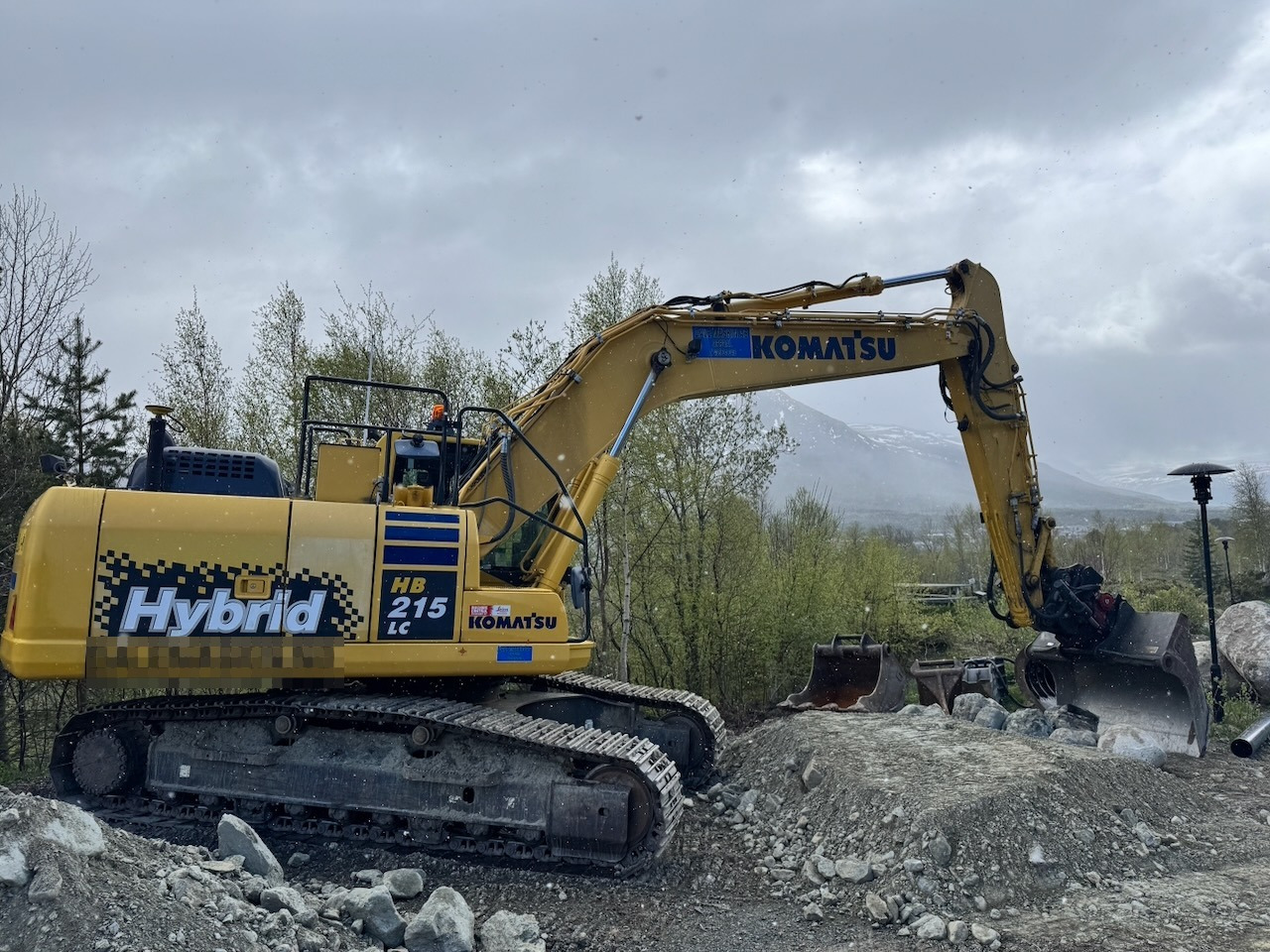Komatsu HB215LC-2 - Rýpadlo: obrázek 3 Komatsu HB215LC-2 - Rýpadlo: obrázek 3