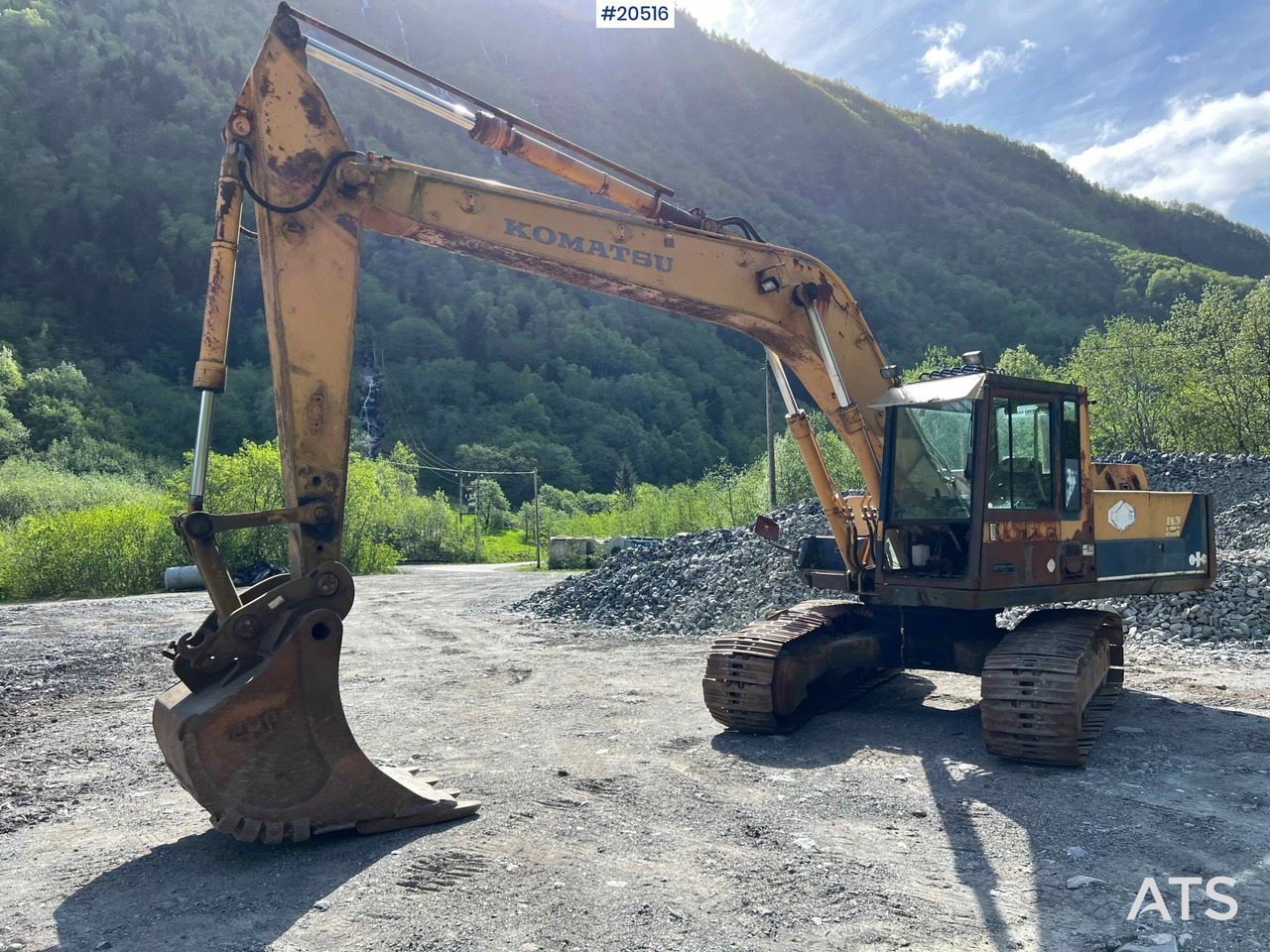 Komatsu PC200-3 - Rýpadlo: obrázek 2 Komatsu PC200-3 - Rýpadlo: obrázek 2