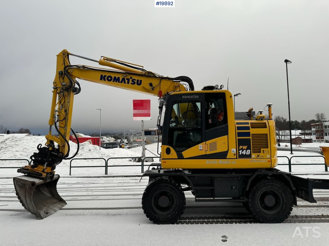 Komatsu PW148-11 - Kolesové rýpadlo: obrázek 2 Komatsu PW148-11 - Kolesové rýpadlo: obrázek 2