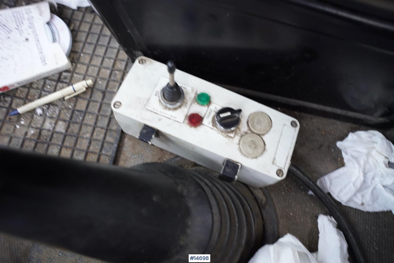 Nákladní automobil valníkový/ Plošinový, Auto s hydraulickou rukou MAN 13.232: obrázek 36
