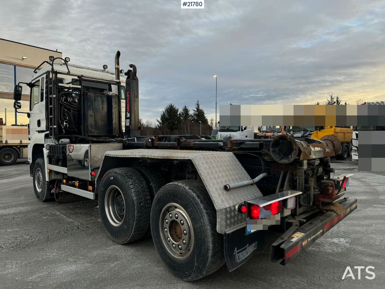 MAN TGS 28.480 6x4 brøyterigget Krokbil m/ underliggende skjær og kranhydraulikk. - Hákový nosič kontejnerů: obrázek 4 MAN TGS 28.480 6x4 brøyterigget Krokbil m/ underliggende skjær og kranhydraulikk. - Hákový nosič kontejnerů: obrázek 4