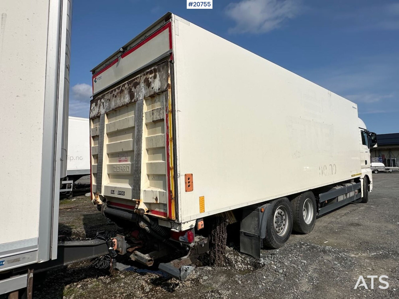 MAN TGX 26.480 - Skříňový nákladní auto: obrázek 4 MAN TGX 26.480 - Skříňový nákladní auto: obrázek 4
