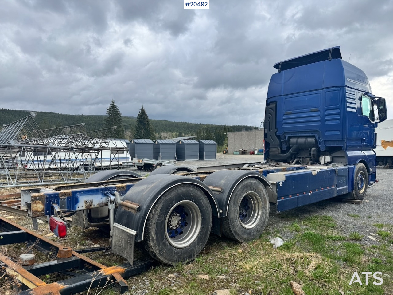 MAN TGX 33.560 - Podvozek s kabinou: obrázek 4 MAN TGX 33.560 - Podvozek s kabinou: obrázek 4