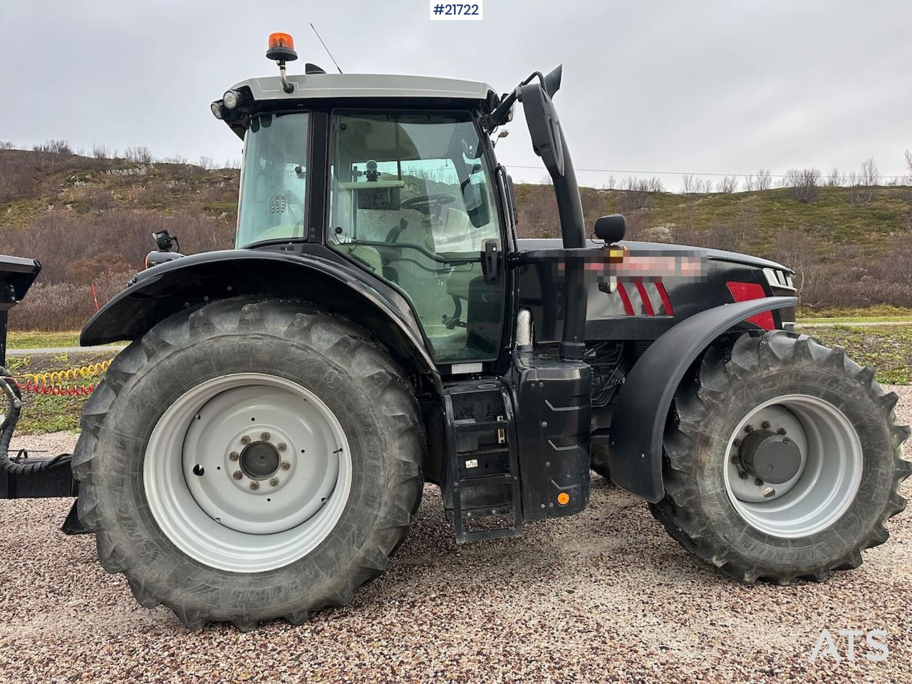 Massey Ferguson 7719 S 4x4 brøyterigget traktor m/ 2 sett dekk, snøfres og henger. SE VIDEO - Traktor: obrázek 4 Massey Ferguson 7719 S 4x4 brøyterigget traktor m/ 2 sett dekk, snøfres og henger. SE VIDEO - Traktor: obrázek 4