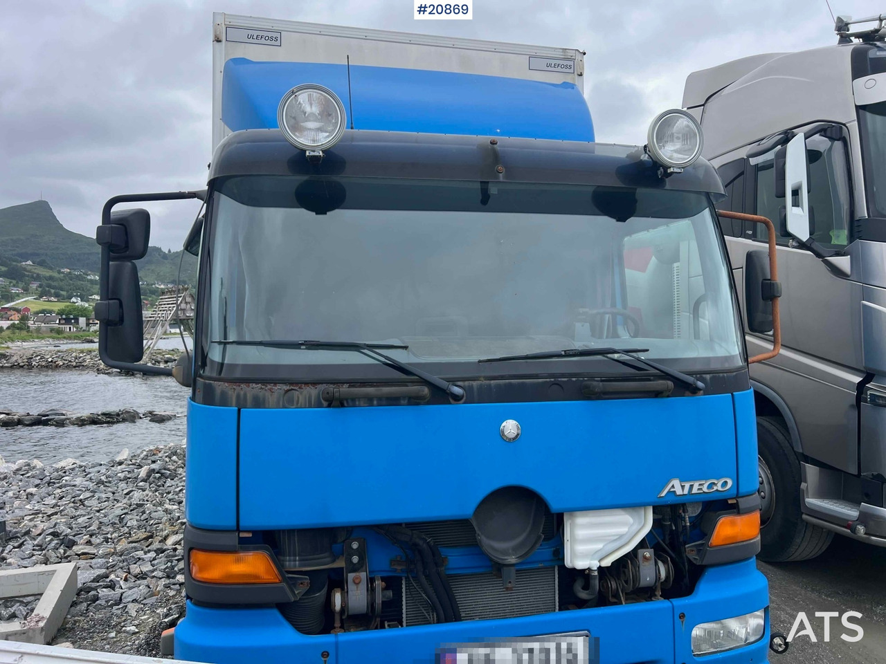 Mercedes 1523 - Skříňový nákladní auto: obrázek 3 Mercedes 1523 - Skříňový nákladní auto: obrázek 3