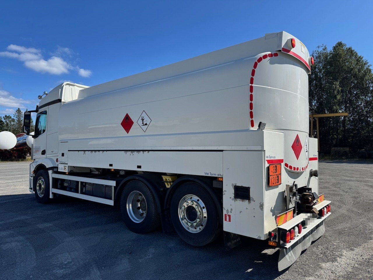Mercedes Actros 2553 - Cisternové vozidlo: obrázek 4 Mercedes Actros 2553 - Cisternové vozidlo: obrázek 4