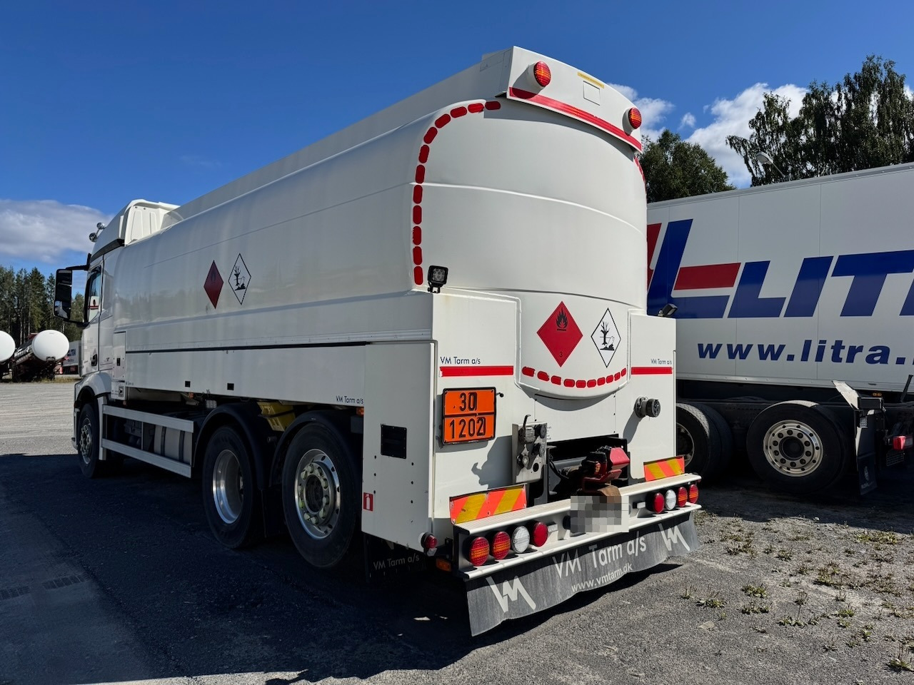 Mercedes Actros 2553 - Cisternové vozidlo: obrázek 4 Mercedes Actros 2553 - Cisternové vozidlo: obrázek 4