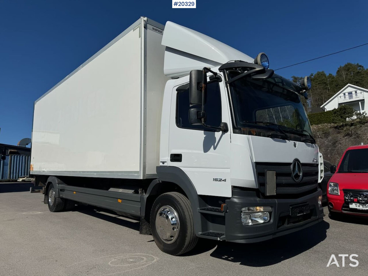 Mercedes Atego 1524 - Skříňový nákladní auto: obrázek 2 Mercedes Atego 1524 - Skříňový nákladní auto: obrázek 2