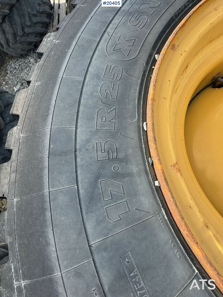 Michelin vinterdekk m/ felg - Pneumatiky a ráfky pro Stavební technika: obrázek 3 Michelin vinterdekk m/ felg - Pneumatiky a ráfky pro Stavební technika: obrázek 3