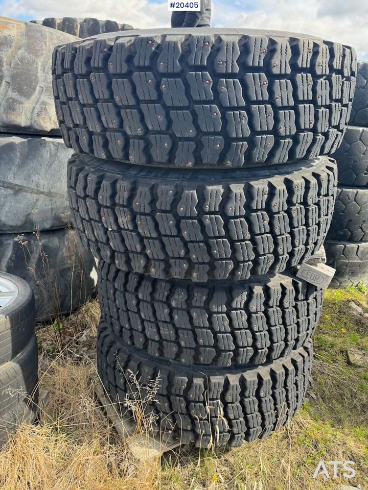 Michelin vinterdekk m/ felg - Pneumatiky a ráfky pro Stavební technika: obrázek 1 Michelin vinterdekk m/ felg - Pneumatiky a ráfky pro Stavební technika: obrázek 1