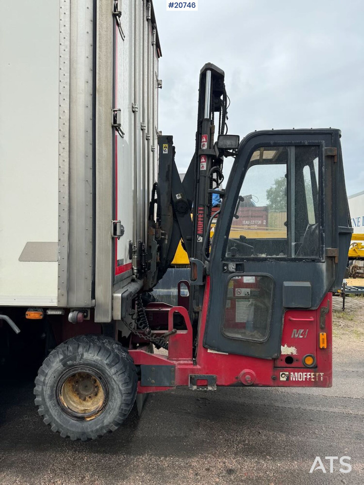 Moffett M4 25.4 - Závěsný vysokozdvižný vozík: obrázek 1 Moffett M4 25.4 - Závěsný vysokozdvižný vozík: obrázek 1