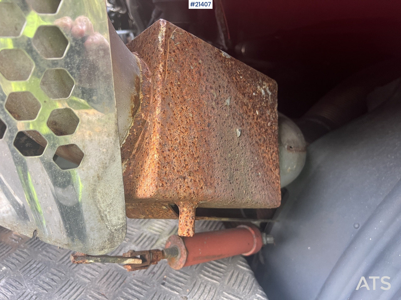 Sklápěč Scania P124G: obrázek 24