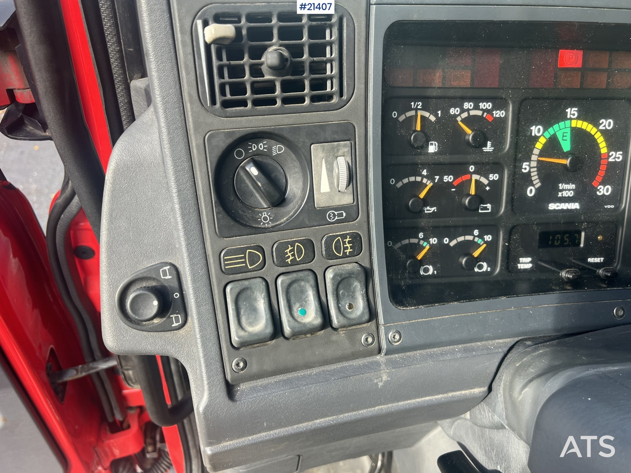 Sklápěč Scania P124G: obrázek 30