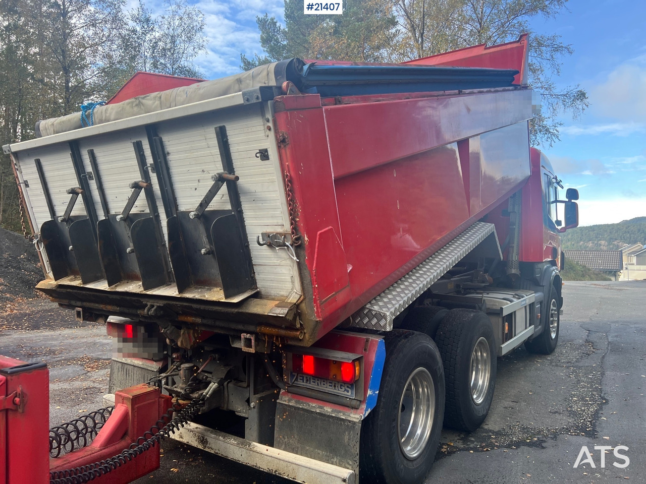 Sklápěč Scania P124G: obrázek 11