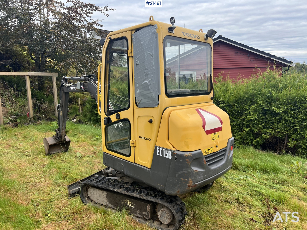 Volvo EC15B - Mini rýpadlo: obrázek 4 Volvo EC15B - Mini rýpadlo: obrázek 4