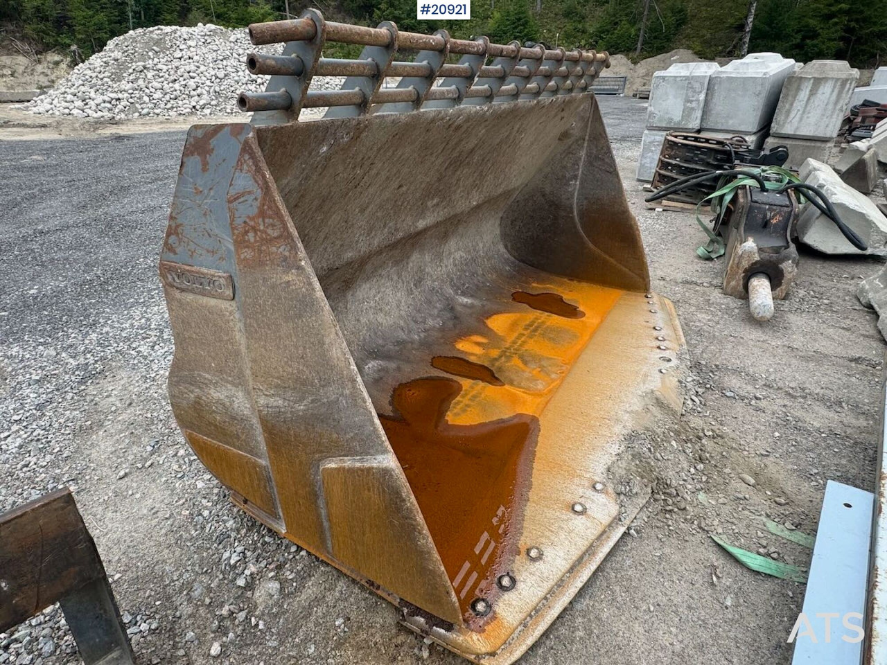 Kolový nakladač Volvo L110F: obrázek 38