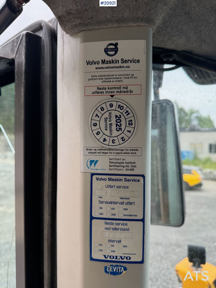Kolový nakladač Volvo L110F: obrázek 28