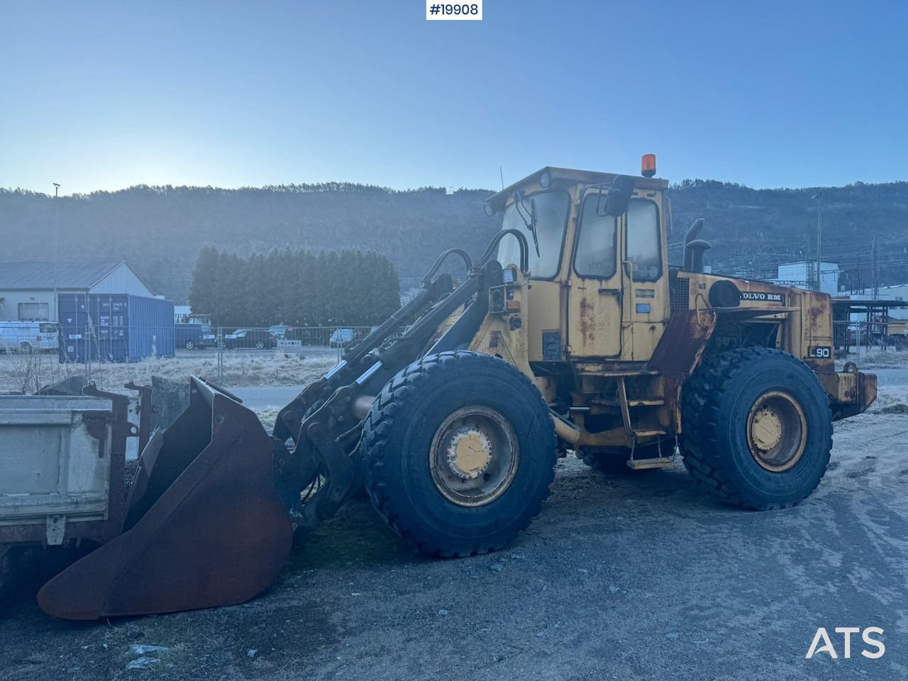 Volvo L90 - Kolový nakladač: obrázek 2 Volvo L90 - Kolový nakladač: obrázek 2