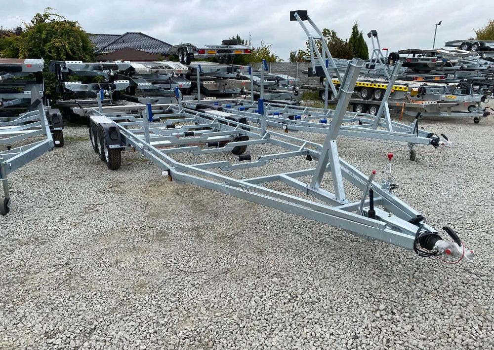 Boro Przyczepa pod ŁÓDŹ! 8,20M! - Lodní přívěs: obrázek 1 Boro Przyczepa pod ŁÓDŹ! 8,20M! - Lodní přívěs: obrázek 1