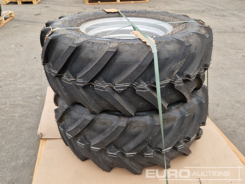 375/70R20 Tyres with Rims - Pneumatiky: obrázek 1 375/70R20 Tyres with Rims - Pneumatiky: obrázek 1