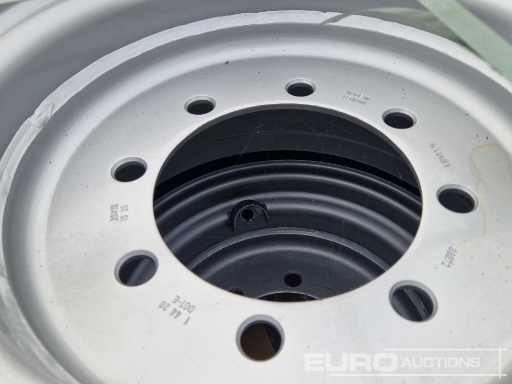 405/70R20 Tyres with Rims - Pneumatiky: obrázek 5 405/70R20 Tyres with Rims - Pneumatiky: obrázek 5