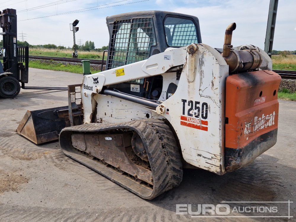 Bobcat T250 - Smykový nakladač: obrázek 3 Bobcat T250 - Smykový nakladač: obrázek 3