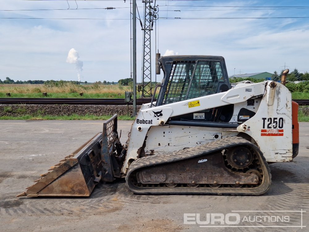 Bobcat T250 - Smykový nakladač: obrázek 2 Bobcat T250 - Smykový nakladač: obrázek 2