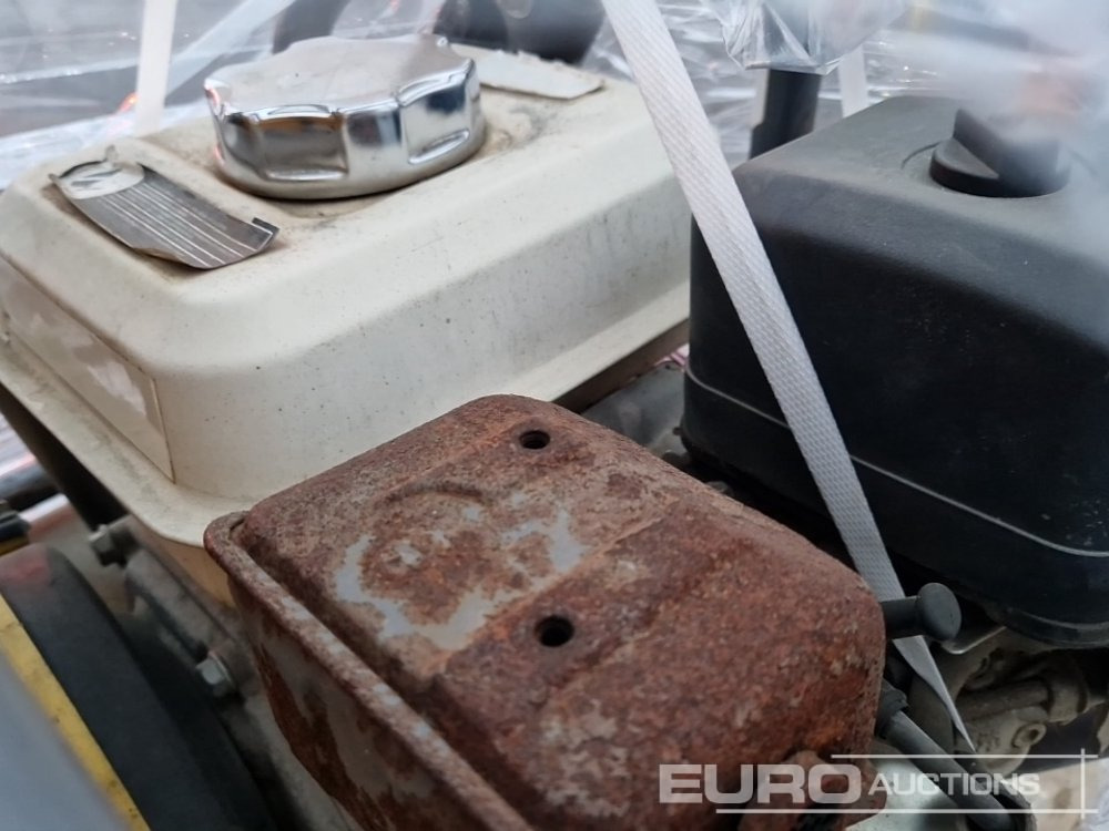 Vibrační deska Dynapac LF100: obrázek 7 Vibrační deska Dynapac LF100: obrázek 7