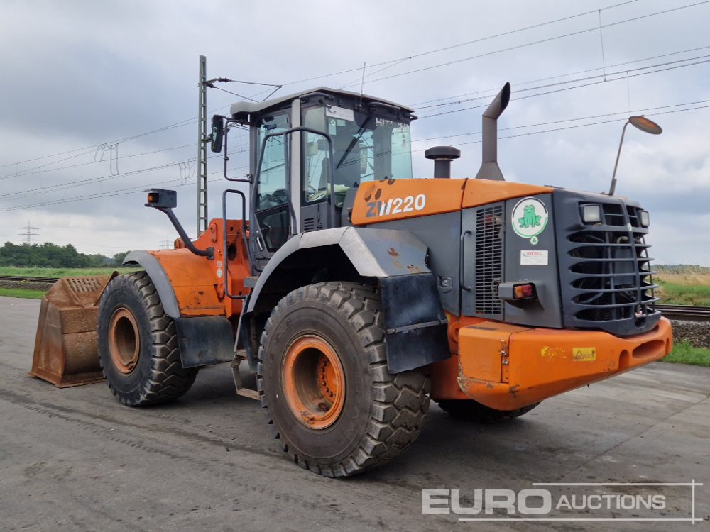 Hitachi ZW220 - Kolový nakladač: obrázek 3 Hitachi ZW220 - Kolový nakladač: obrázek 3