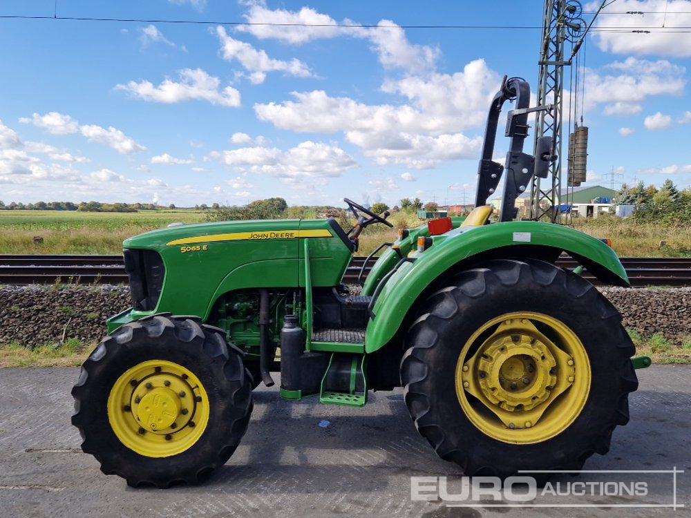 John Deere 5065E - Traktor: obrázek 2 John Deere 5065E - Traktor: obrázek 2