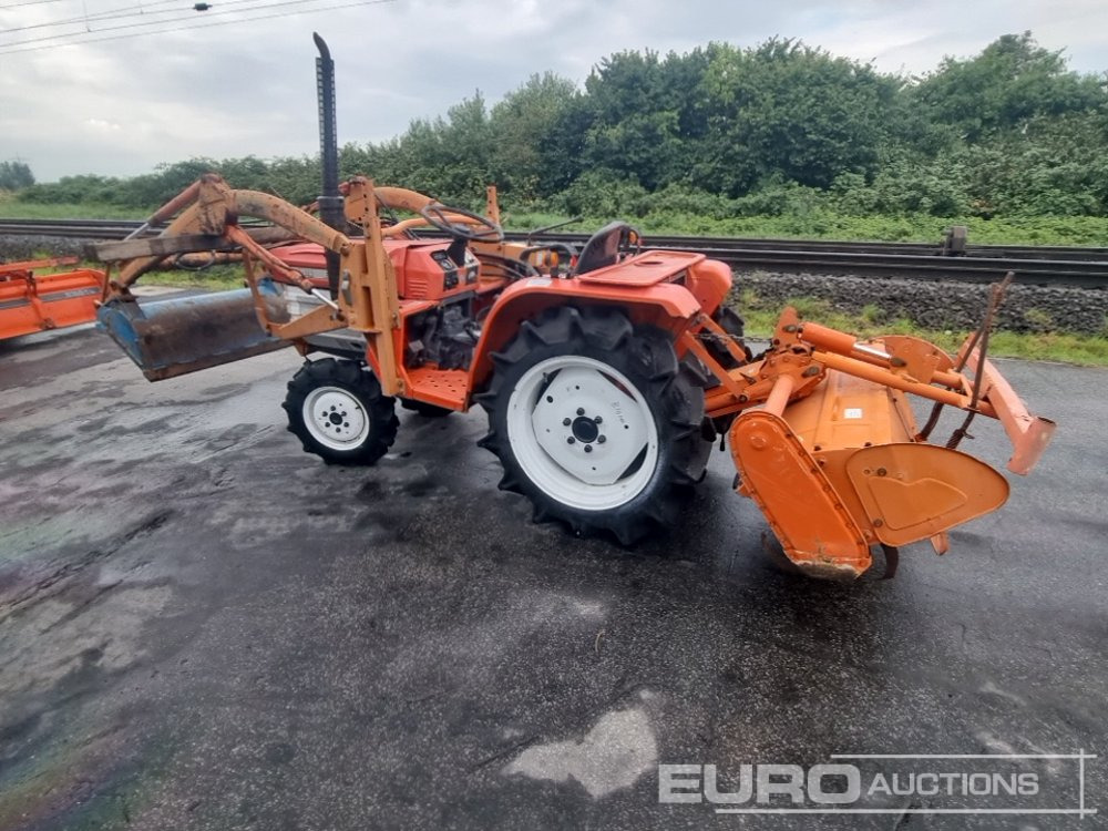 Kubota B1600 - Malotraktor: obrázek 3 Kubota B1600 - Malotraktor: obrázek 3