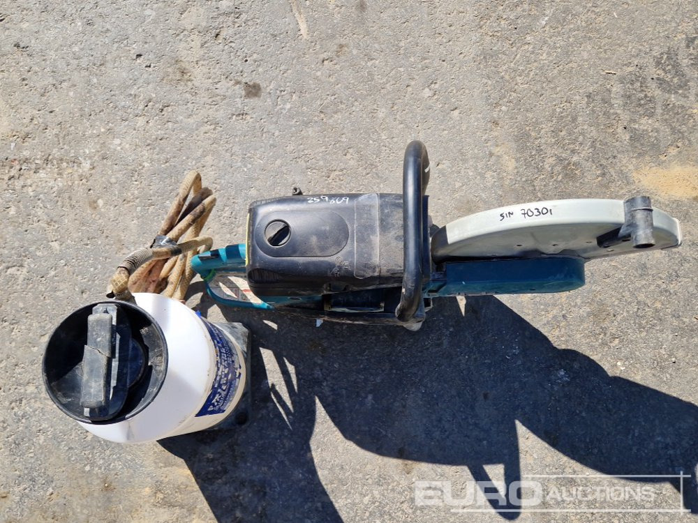Makita EK7301 Handheld Quickcut Saw with Water Sprayer - Technika pro ukládaní asfaltu: obrázek 3 Makita EK7301 Handheld Quickcut Saw with Water Sprayer - Technika pro ukládaní asfaltu: obrázek 3