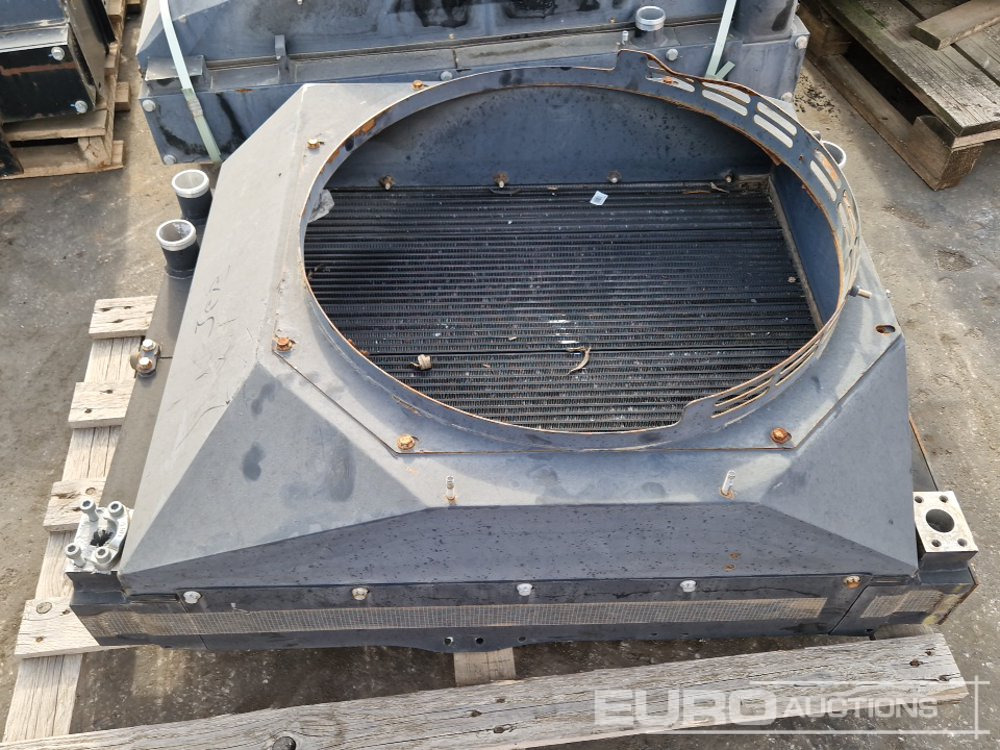 Pallets of Various Radiators to suit Excavators (7 of) - Náhradní díly pro Rýpadlo: obrázek 5 Pallets of Various Radiators to suit Excavators (7 of) - Náhradní díly pro Rýpadlo: obrázek 5