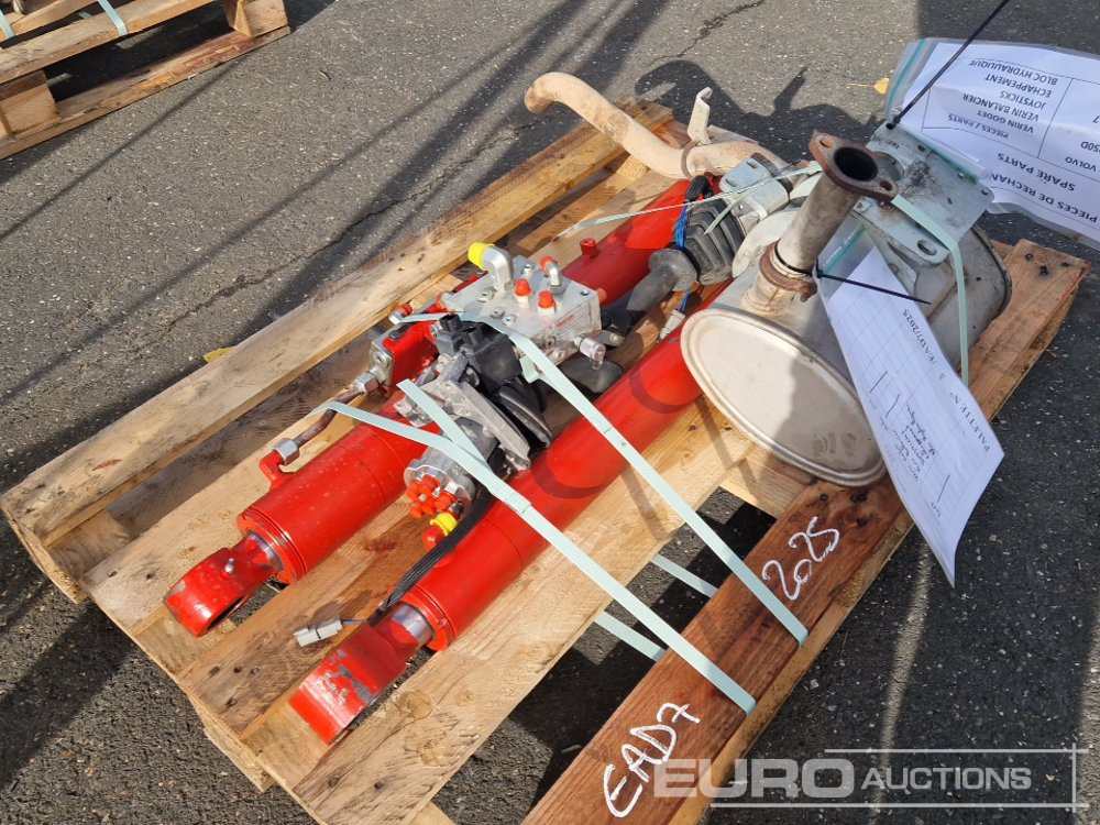 Spare Parts, Cylinder, Joysticks, Hydraulic Parts, Exhaust to suit Volvo ECR50D - Náhradní díly pro Rýpadlo: obrázek 2 Spare Parts, Cylinder, Joysticks, Hydraulic Parts, Exhaust to suit Volvo ECR50D - Náhradní díly pro Rýpadlo: obrázek 2