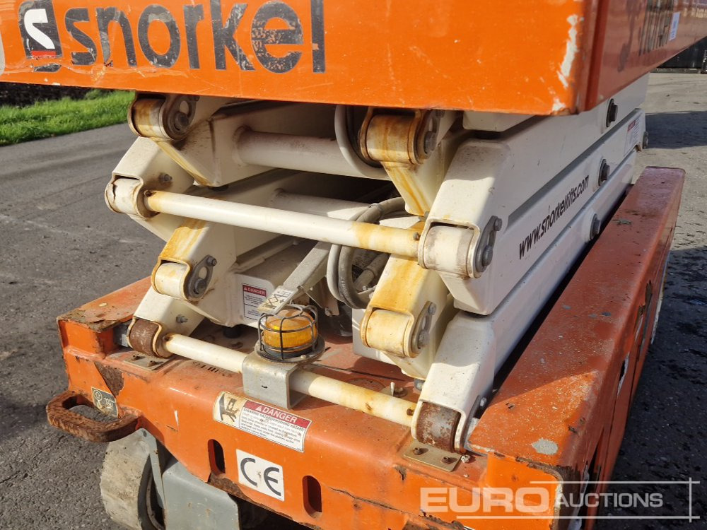 Nůžková plošina Snorkel S3219E: obrázek 13