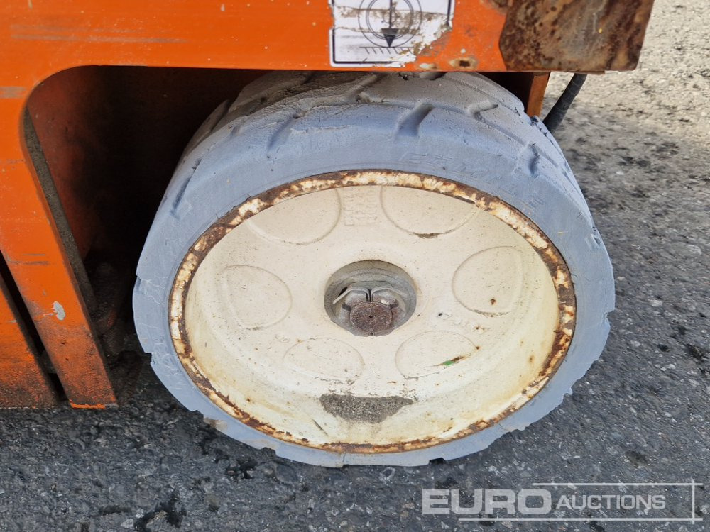 Nůžková plošina Snorkel S3219E: obrázek 8