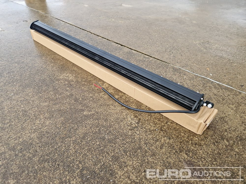 Unused 32" 300W Combo Beam LED Light Bar, Mounting Brackets, IP68 Waterproof - Vybavení garáže/ Dílny: obrázek 3 Unused 32" 300W Combo Beam LED Light Bar, Mounting Brackets, IP68 Waterproof - Vybavení garáže/ Dílny: obrázek 3