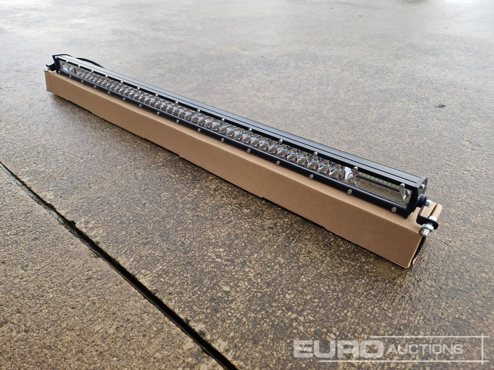 Unused 32" 300W Combo Beam LED Light Bar, Mounting Brackets, IP68 Waterproof - Vybavení garáže/ Dílny: obrázek 1 Unused 32" 300W Combo Beam LED Light Bar, Mounting Brackets, IP68 Waterproof - Vybavení garáže/ Dílny: obrázek 1